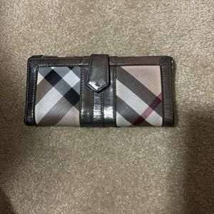 Used Burberry wallet
